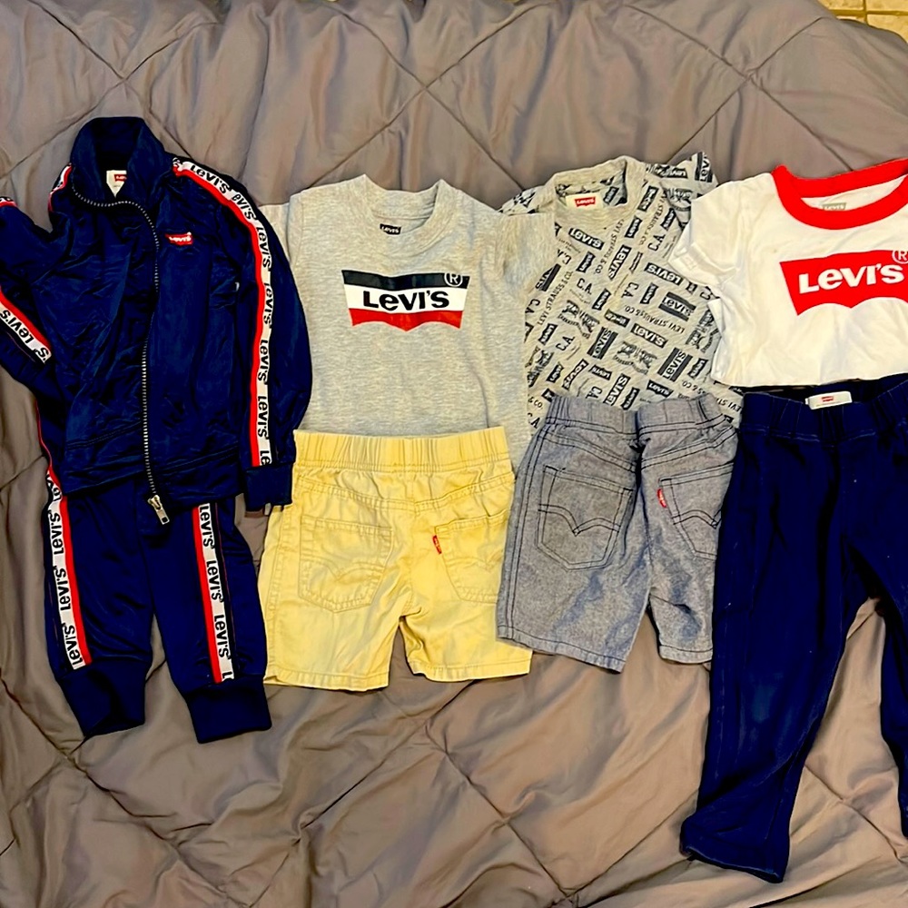 🐴Levi’s little boy’s clothes from sizes 2T-3T🐴
